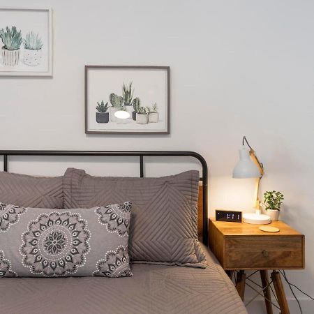 Апартаменты Comfortable Studio With Queen Bed, City Walkable! Атланта Экстерьер фото