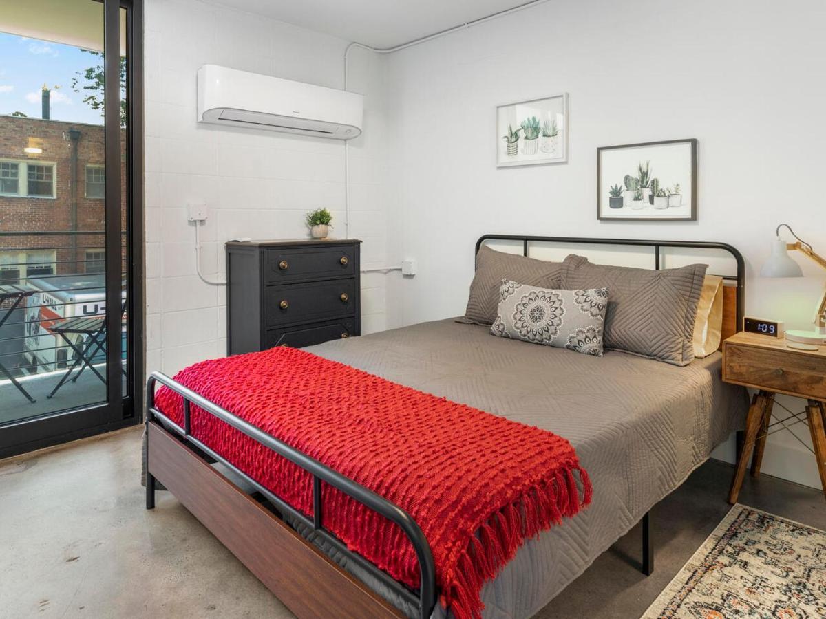 Апартаменты Comfortable Studio With Queen Bed, City Walkable! Атланта Экстерьер фото